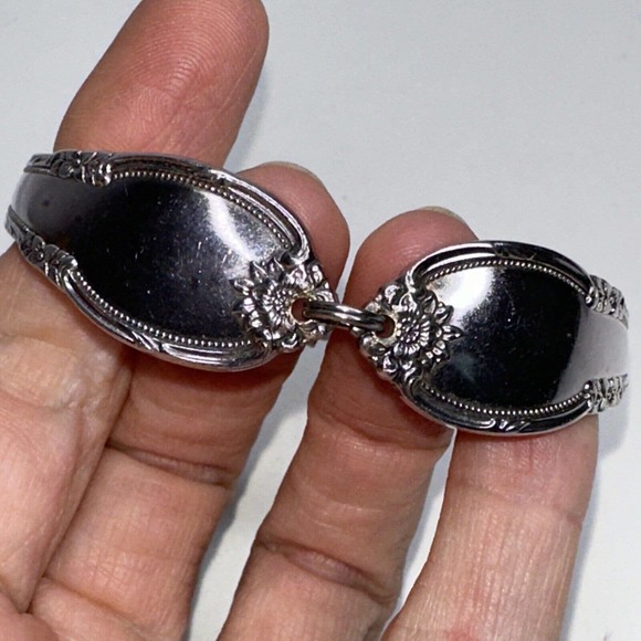 Flatware Remembrance Bracelet Magnet Clasp Rogers Silverplate Flower 7" - Picture 2 of 9